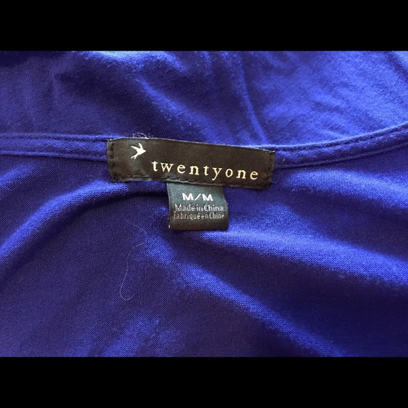 Forever 21 Blue Tee - Picture 3 of 4